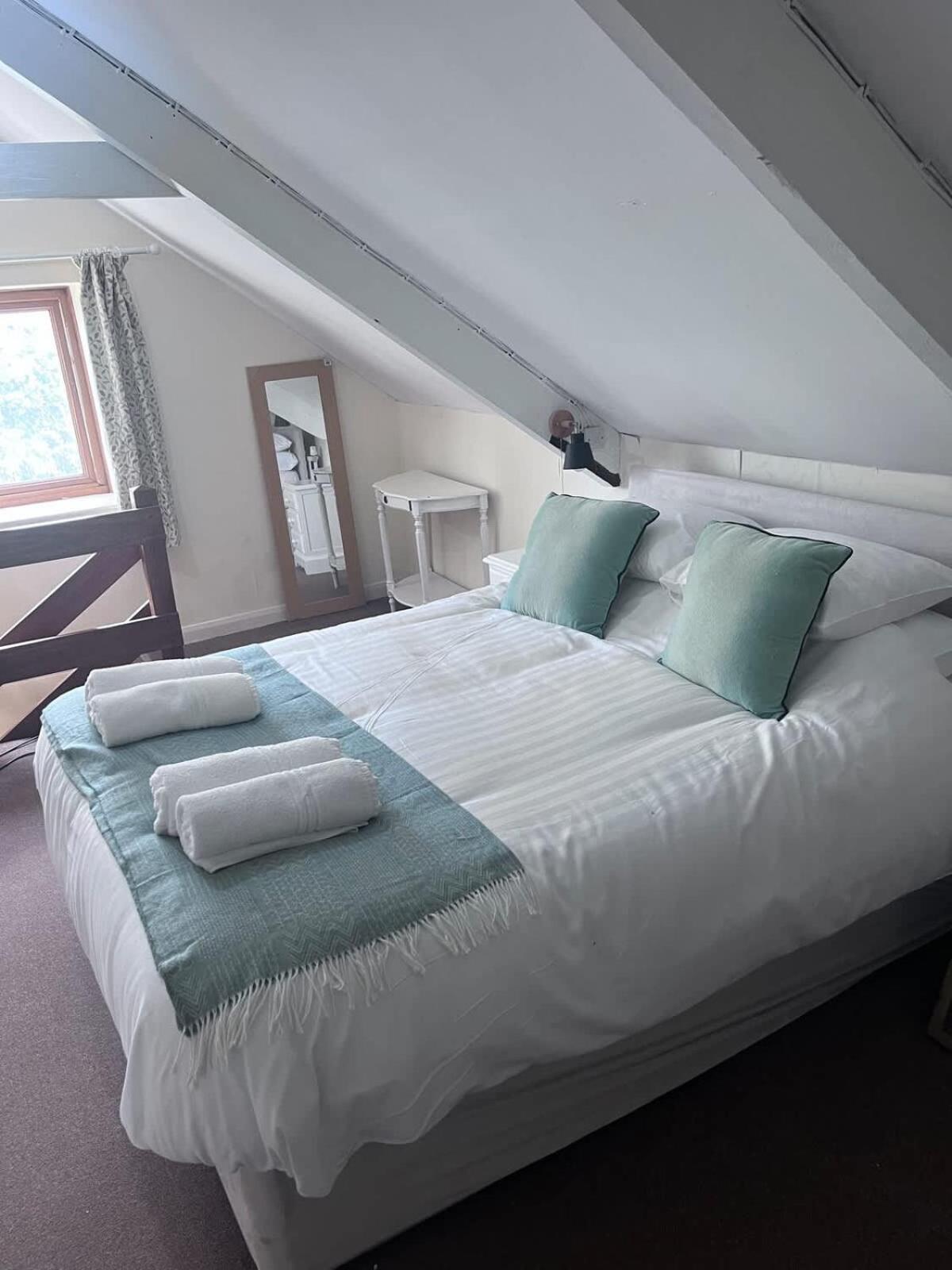 Farmhouse Apartment *